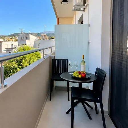 Petite Palace Olive Renovated 2026 Near