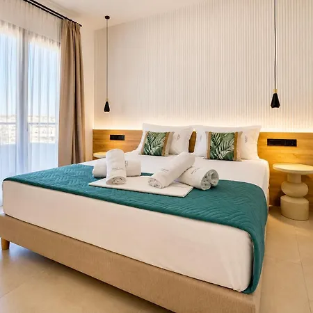 Petite Palace Olive Renovated 2026 Near * 레팀노