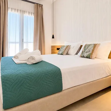 Petite Palace Olive Renovated 2026 Near 아파트