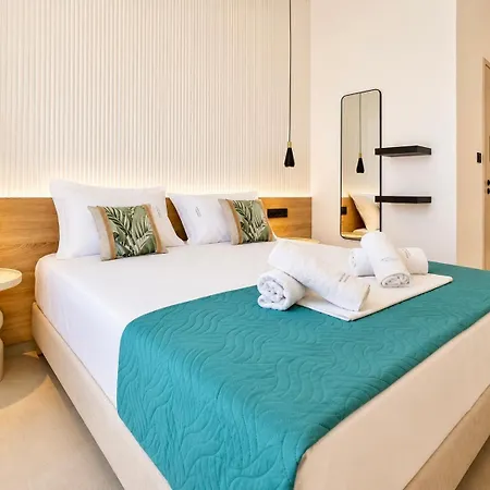 Petite Palace Olive Renovated 2026 Near 레팀노